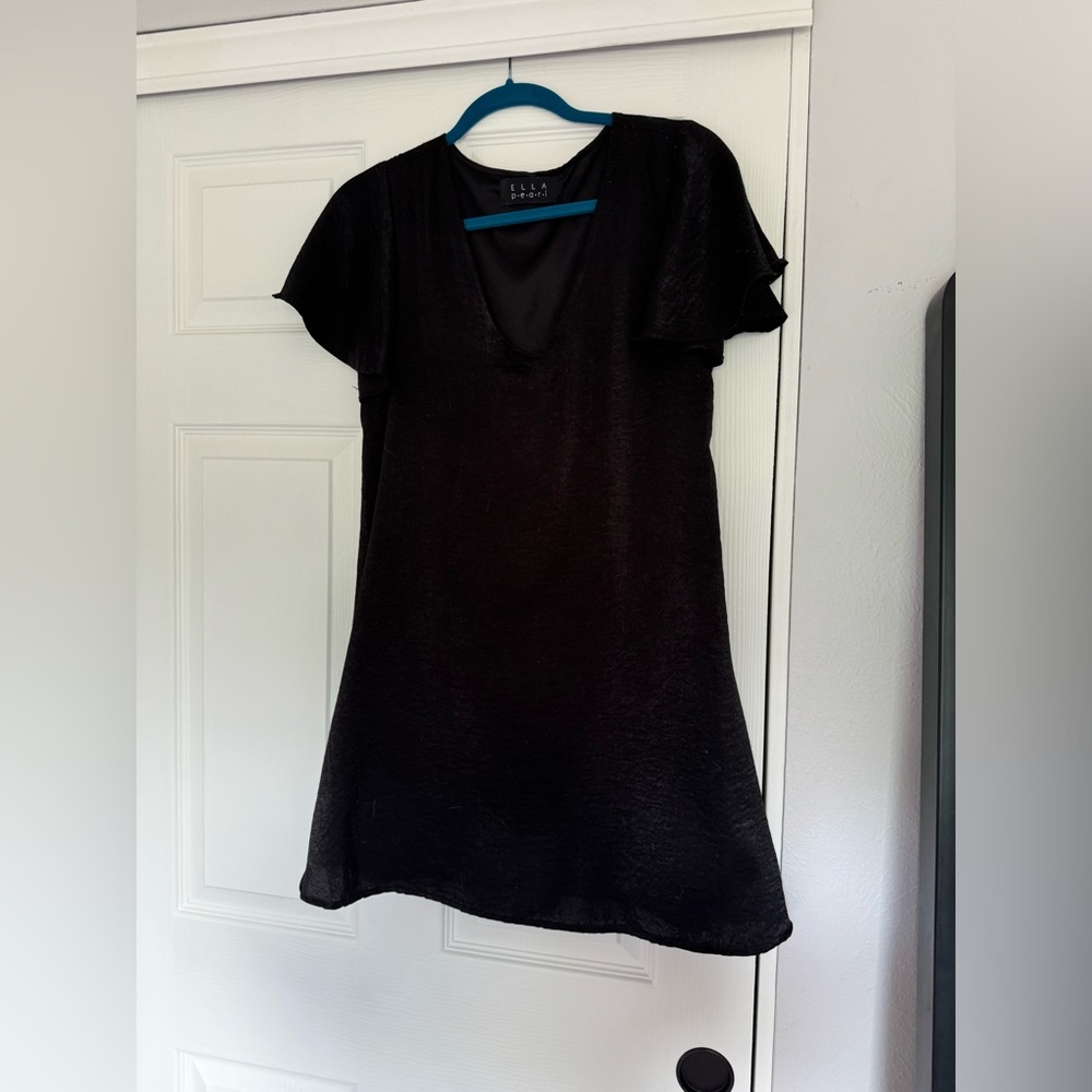 Ella Pearl Black dress